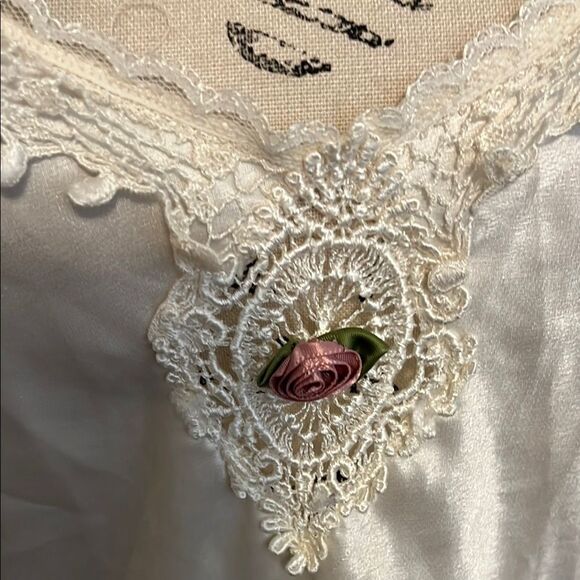 Vintage Elegant White Lace Trim Semi Sheer Chemise Nightgown Romantic Feminine - Picture 3 of 12